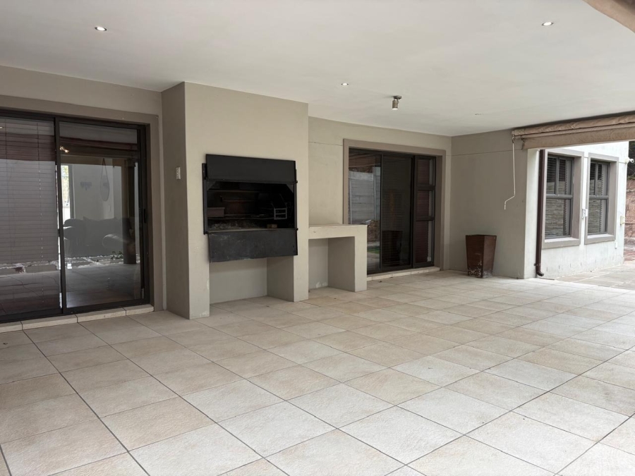 To Let 6 Bedroom Property for Rent in West Beach Western Cape